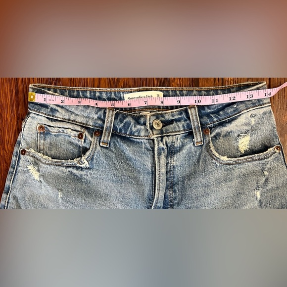 ABERCROMBIE & FITCH Curve Love The High Rise Skinny Distressed in Medium Wash - Picture 4 of 8